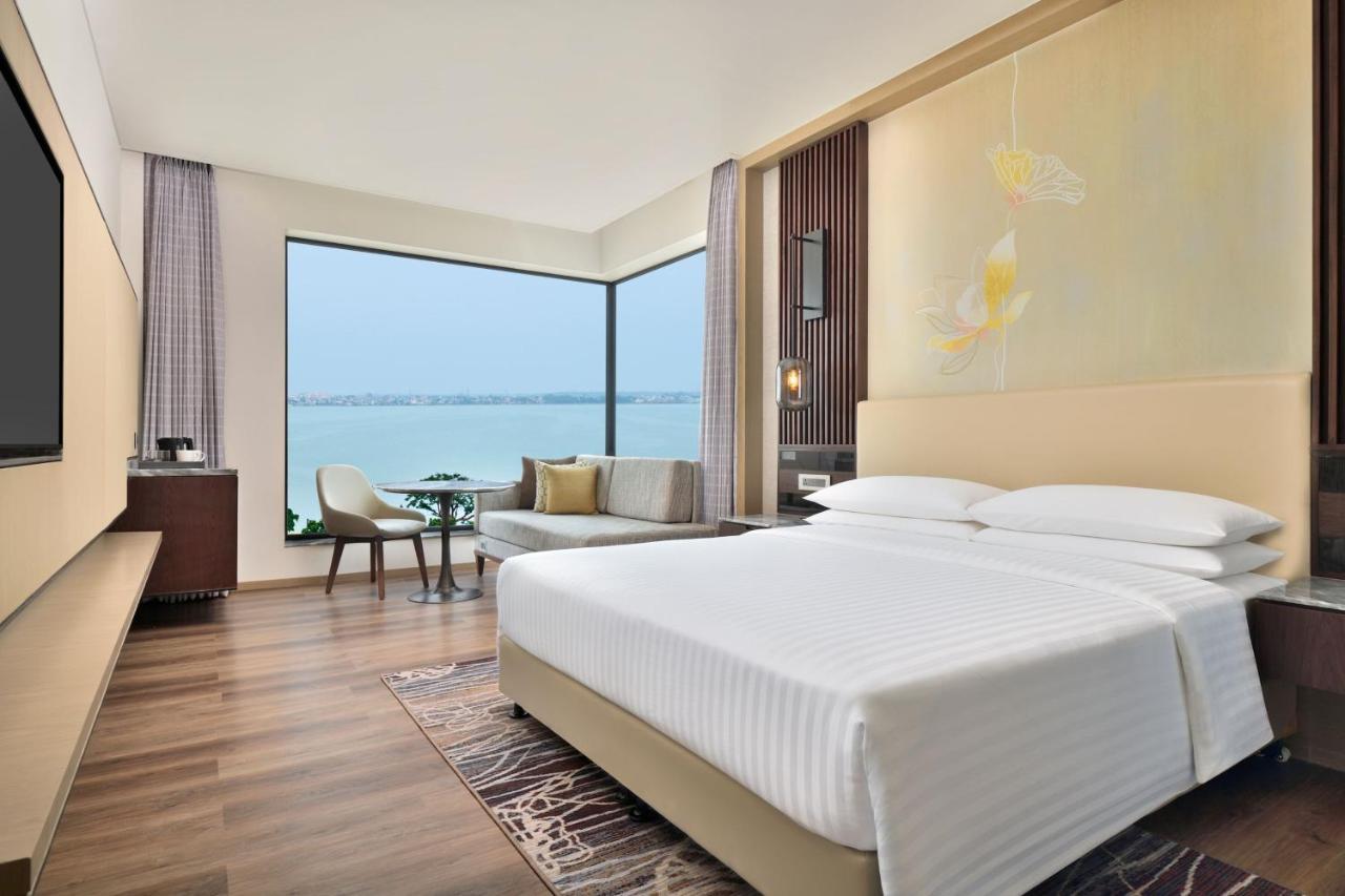 Courtyard By Marriott Gorakhpur Hotel Buitenkant foto