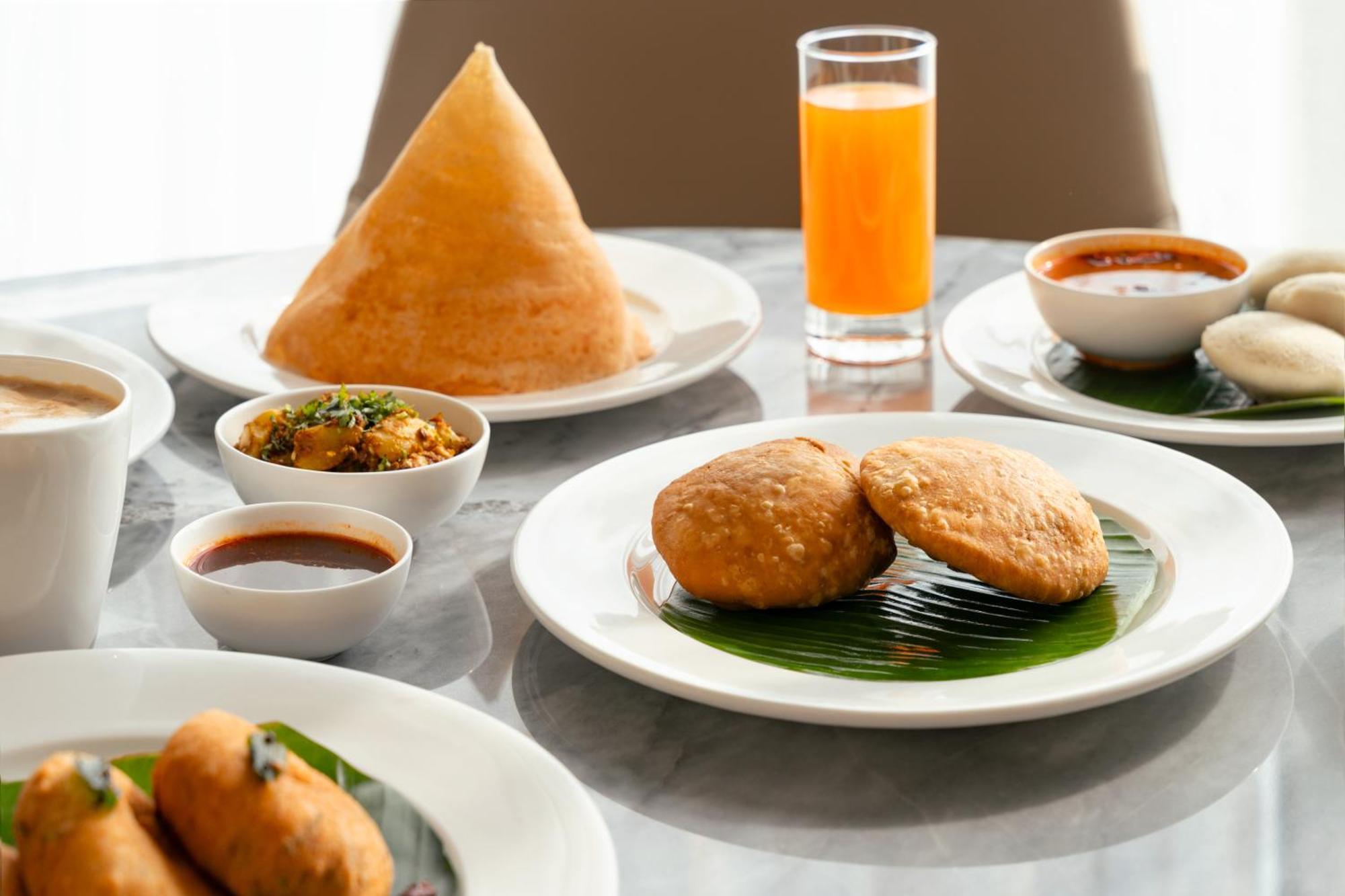 Courtyard By Marriott Gorakhpur Hotel Buitenkant foto