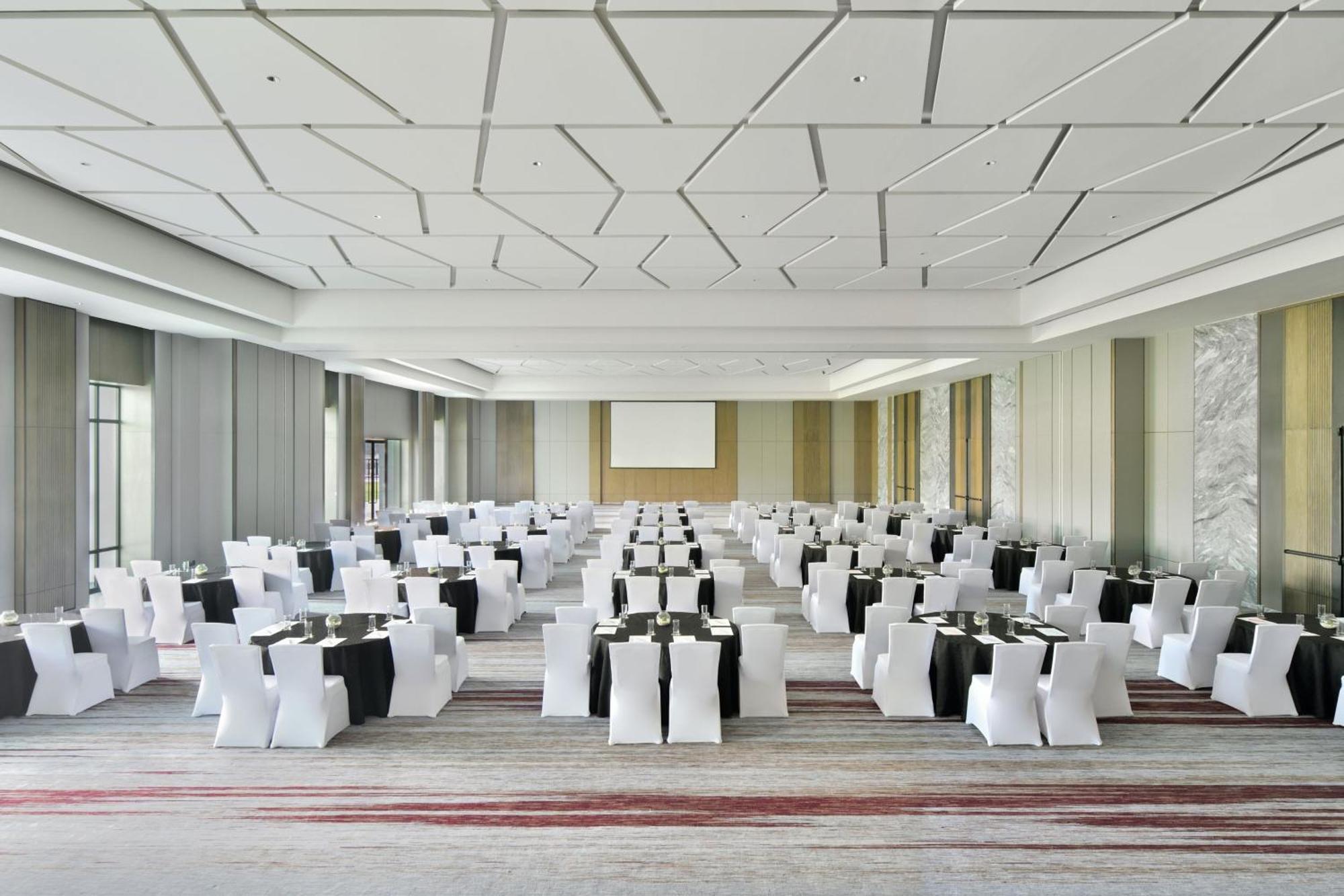 Courtyard By Marriott Gorakhpur Hotel Buitenkant foto