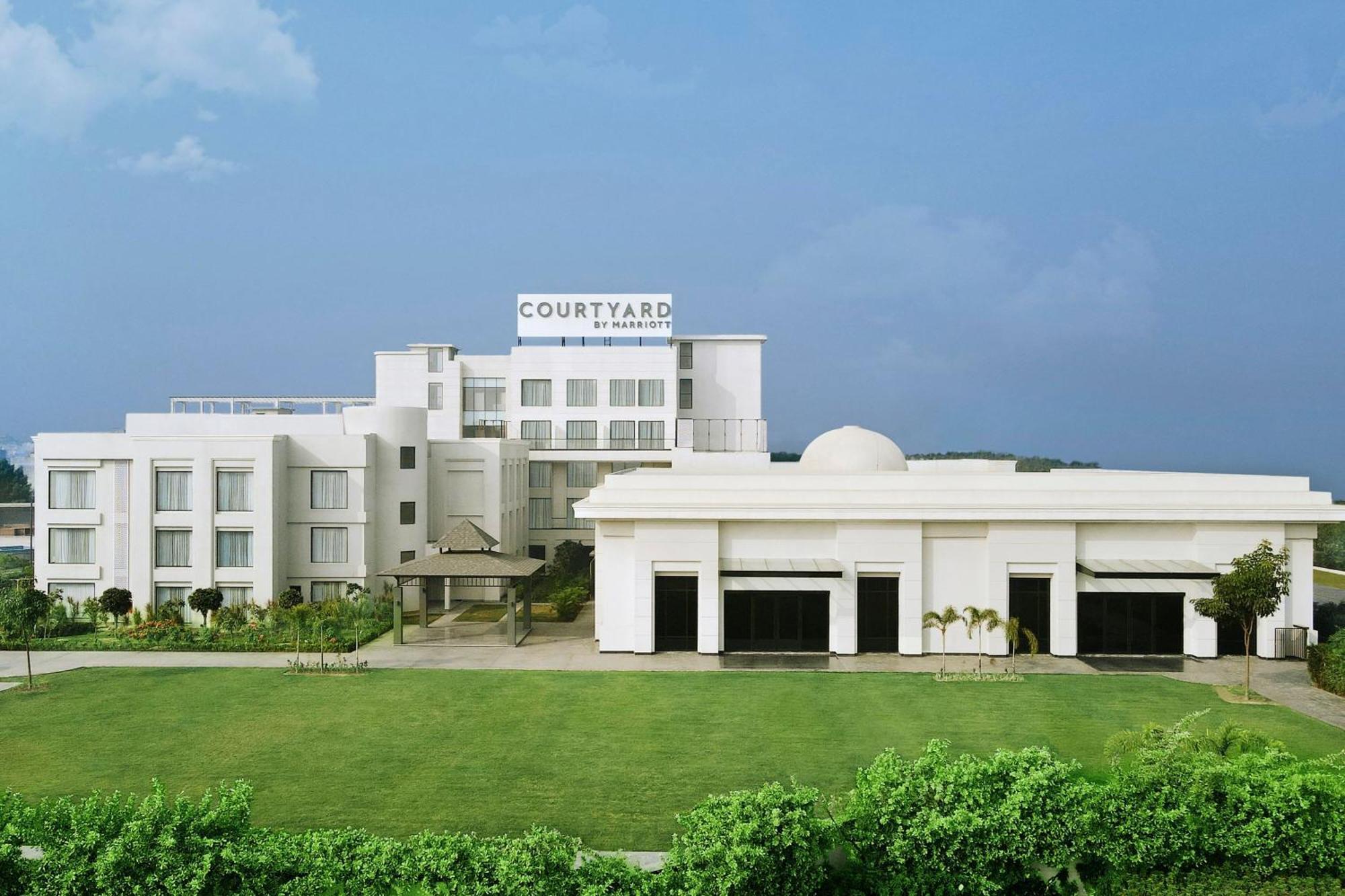 Courtyard By Marriott Gorakhpur Hotel Buitenkant foto