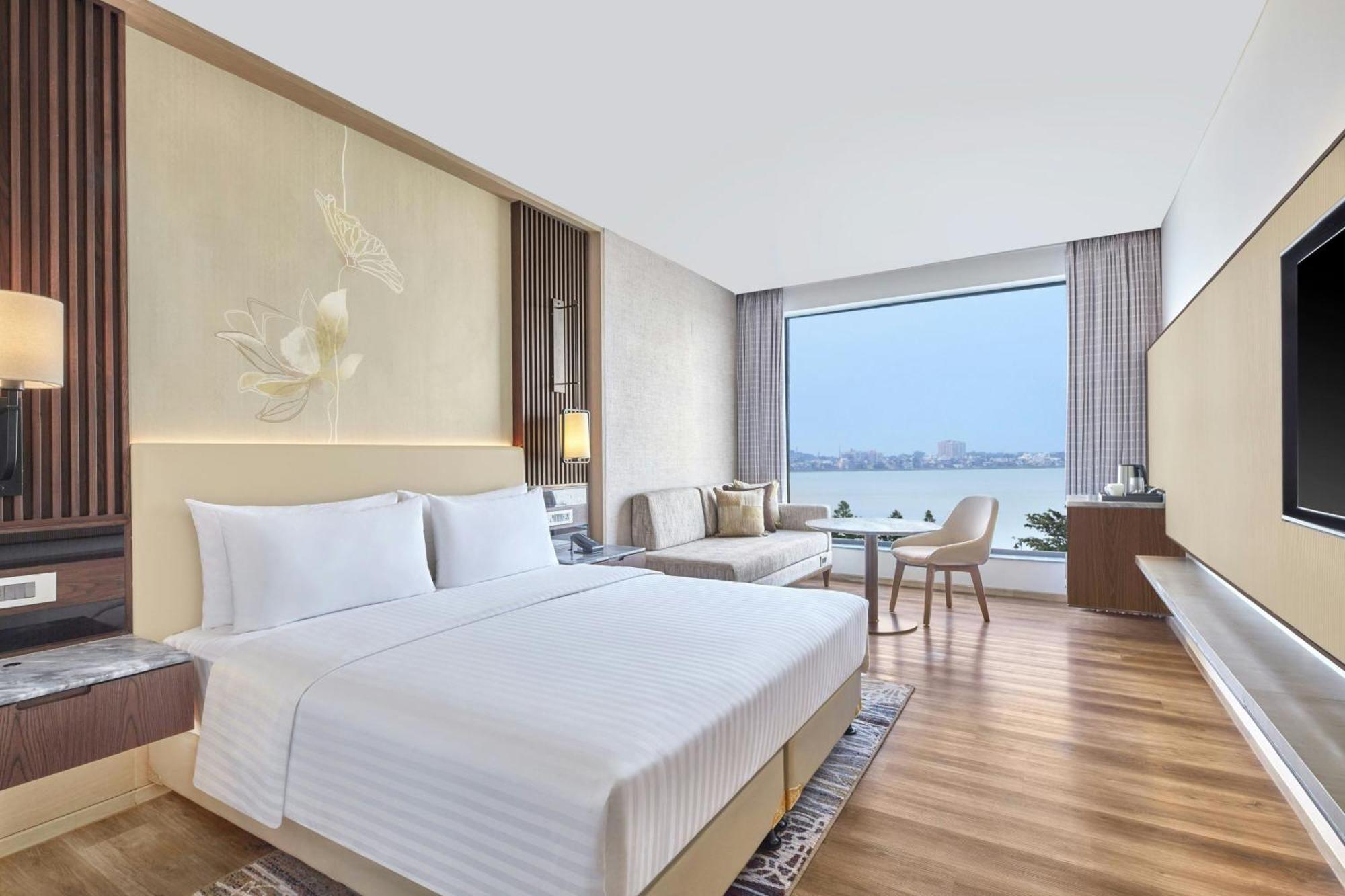 Courtyard By Marriott Gorakhpur Hotel Buitenkant foto